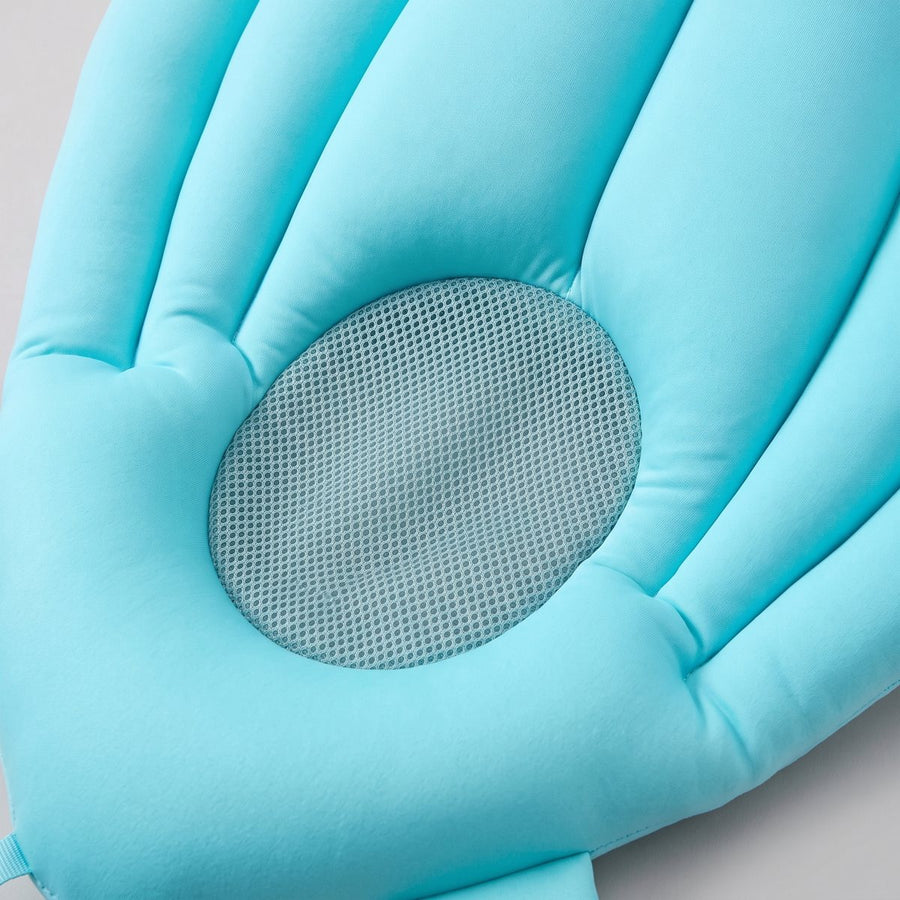 Close-up of the mesh seat